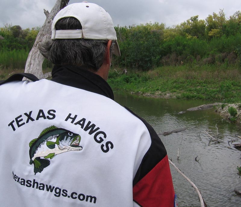 Texas Hawgs guide watching alligators at Choke Canyon, March 2007