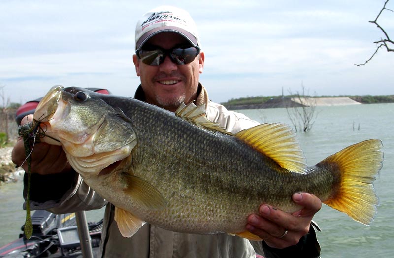 Lake Falcon Fishing Report - December 22, 2007 - fishing photo
